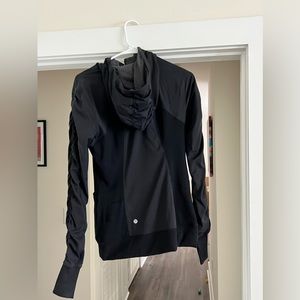 Lululemon Reversible Black/Gray Dance 💃🏼 Studio Jacket - Size 6!